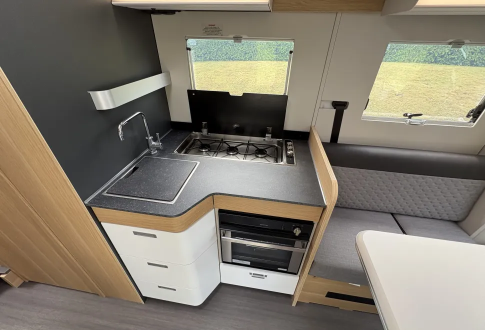 Adria Plus Matrix 670 DL 