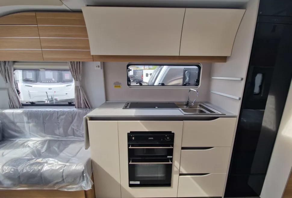 Adria Adora Seine 2024