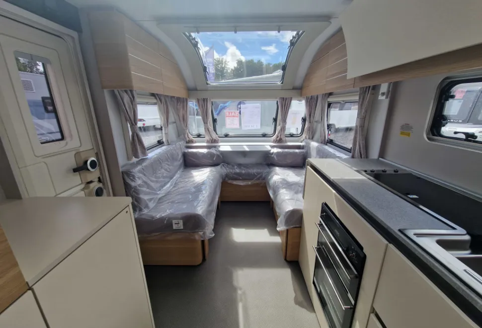 Adria Adora Seine 2024