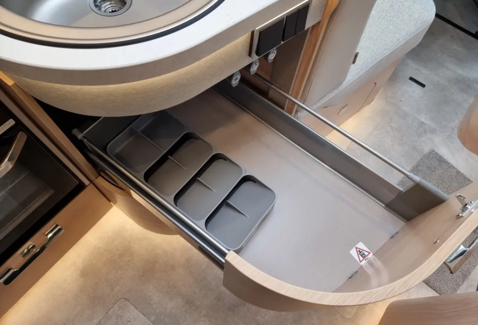 Hymer B-Class ModernComfort I 680 Blackline 2025