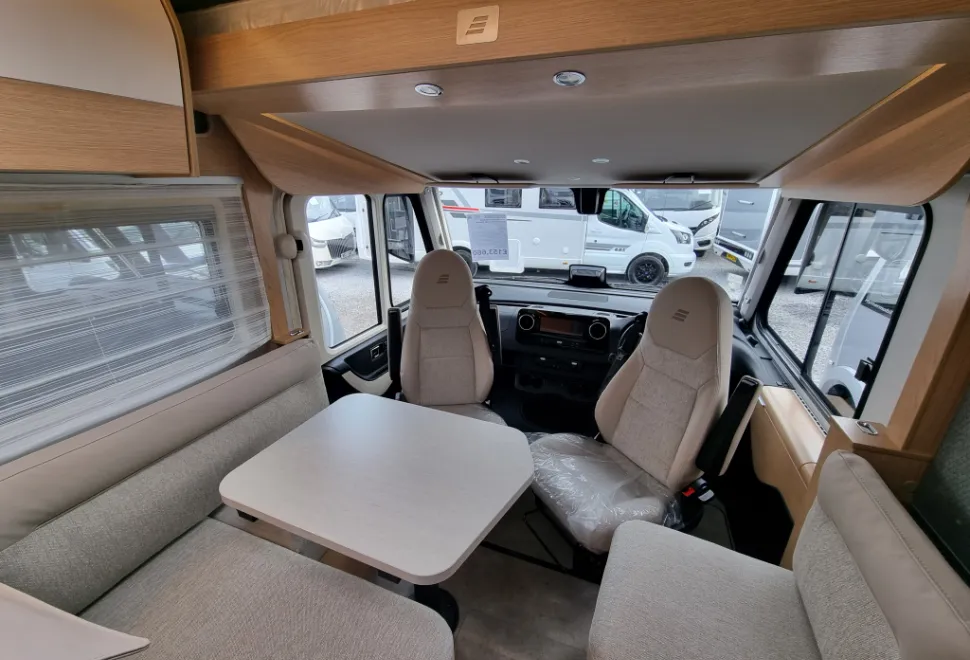 Hymer B-Class ModernComfort I 680 Blackline 2025