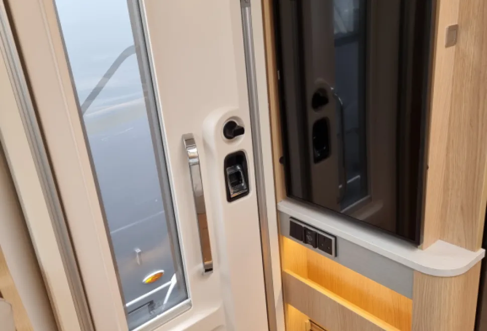 Hymer B-Class ModernComfort I 680 Blackline 2025