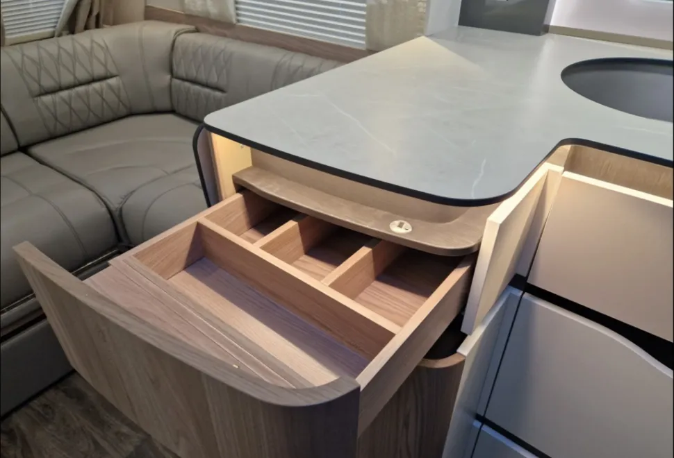 Swift Elegance Grande 760 2024