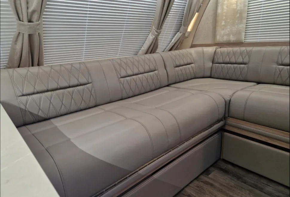 Swift Elegance Grande 760 2024