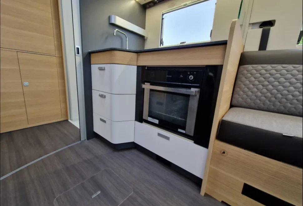 Adria Matrix Plus 600 DT 2024