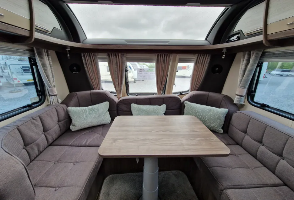 Coachman  Lusso 2021