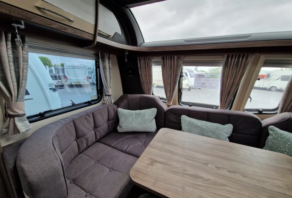 Coachman  Lusso 2021
