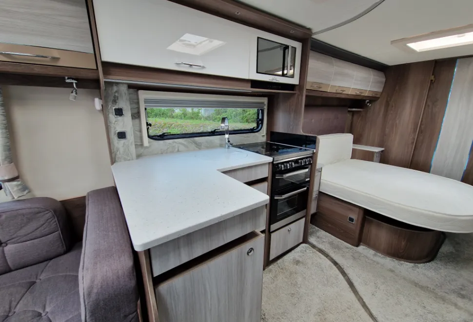 Coachman  Lusso 2021
