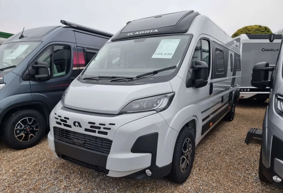 Adria  Twin Supreme 640 SGX 2025