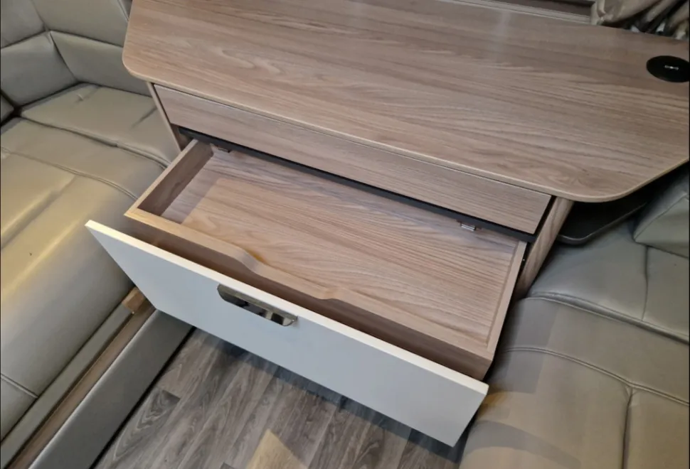 Swift Elegance Grande 780 2024