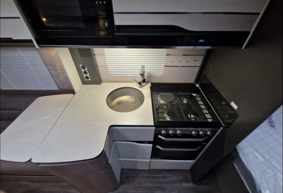 Swift Elegance Grande 780 2024