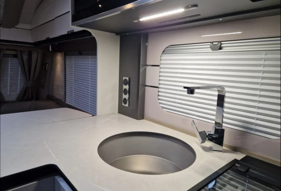 Swift Elegance Grande 780 2024