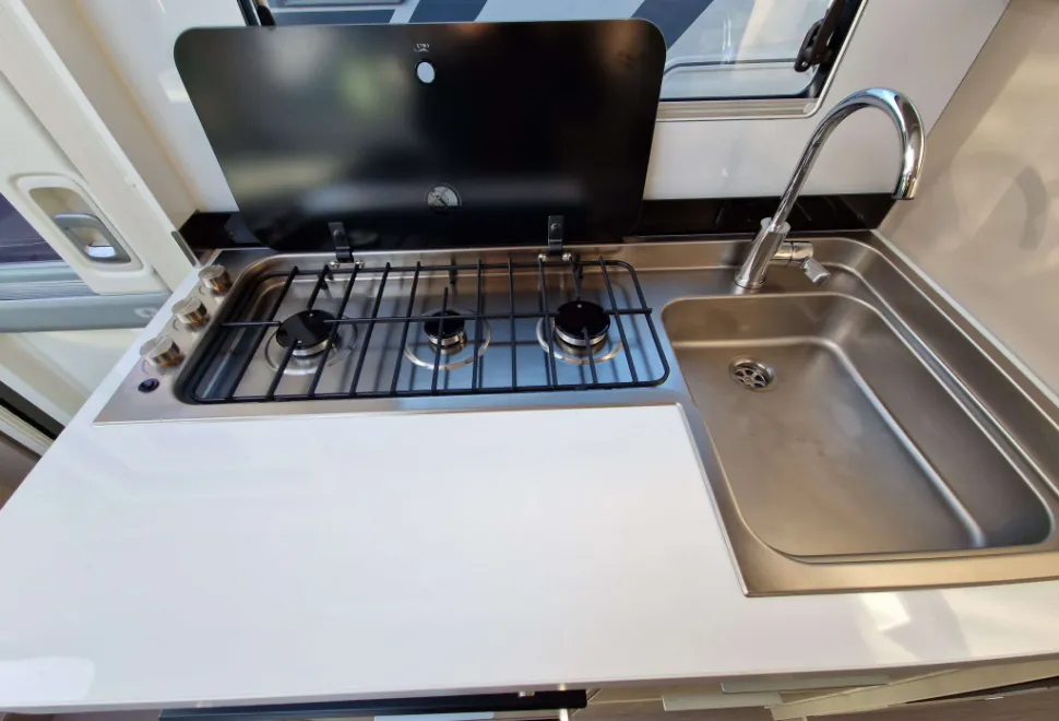 Adria Compact Supreme SC 2025