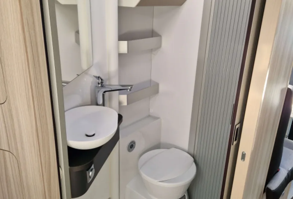 Adria Compact Supreme SC 2025