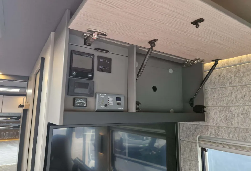 Niesmann + Bischoff iSmove 7.3 F 2025