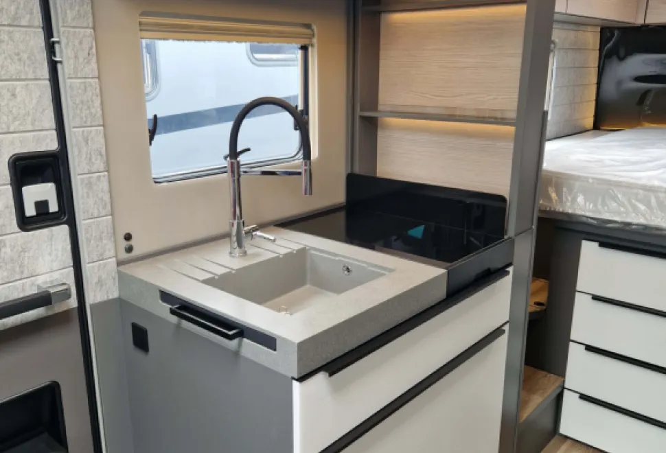 Niesmann + Bischoff iSmove 7.3 F 2025