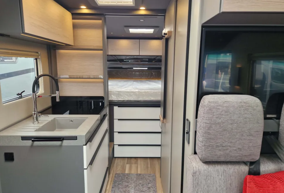 Niesmann + Bischoff iSmove 7.3 F 2025