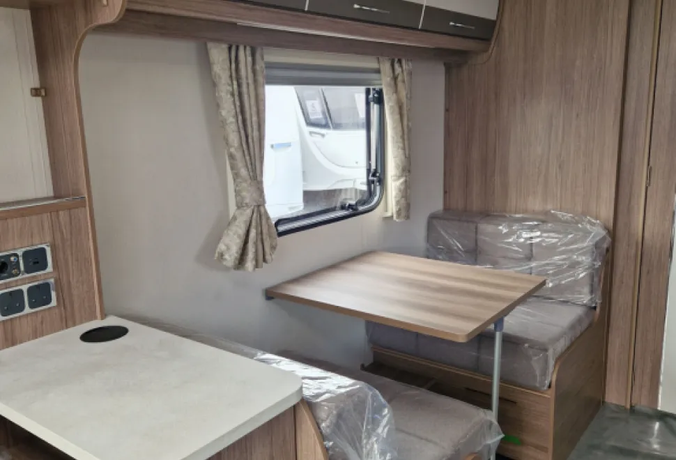 Coachman VIP 520 2025