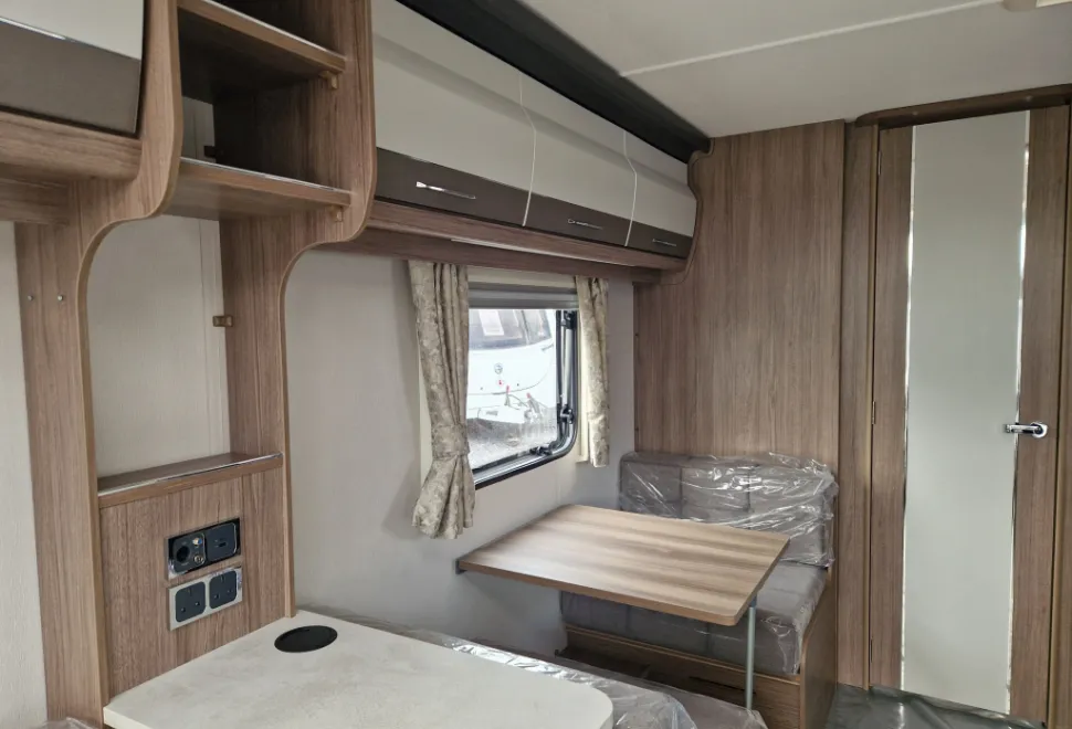 Coachman VIP 520 2025
