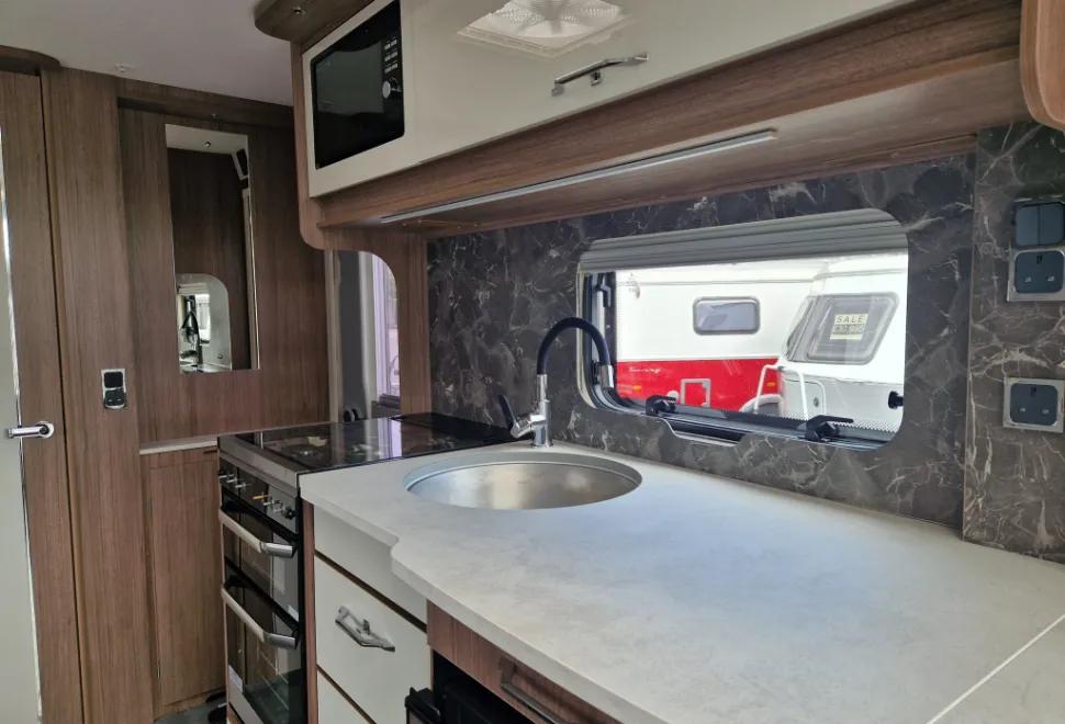 Coachman VIP 520 2025