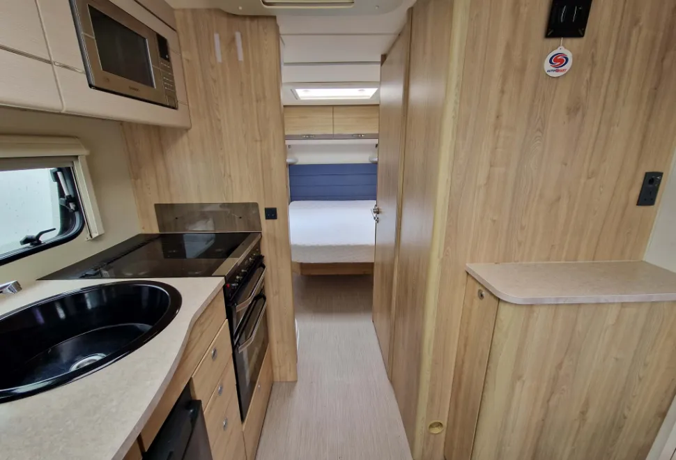 Elddis  Chatsworth 550 2016