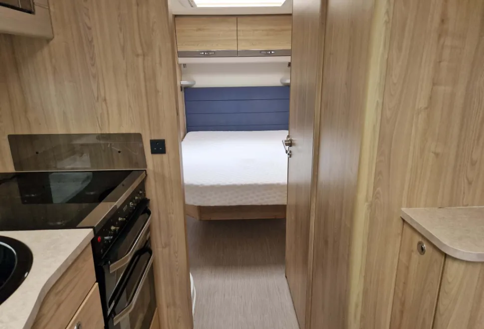 Elddis  Chatsworth 550 2016