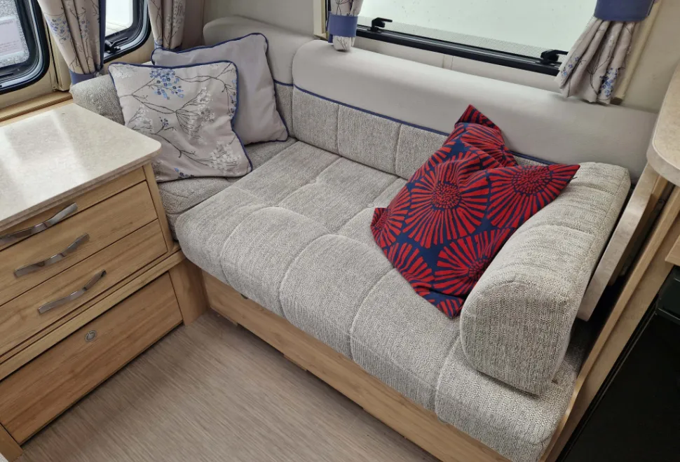 Elddis  Chatsworth 550 2016