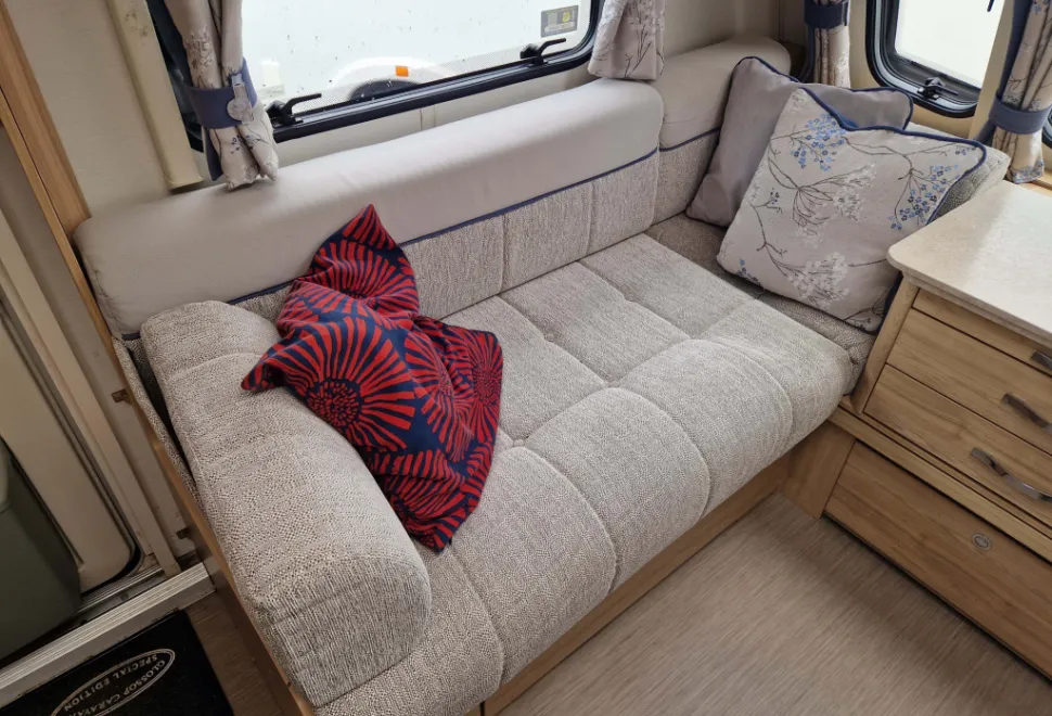 Elddis  Chatsworth 550 2016