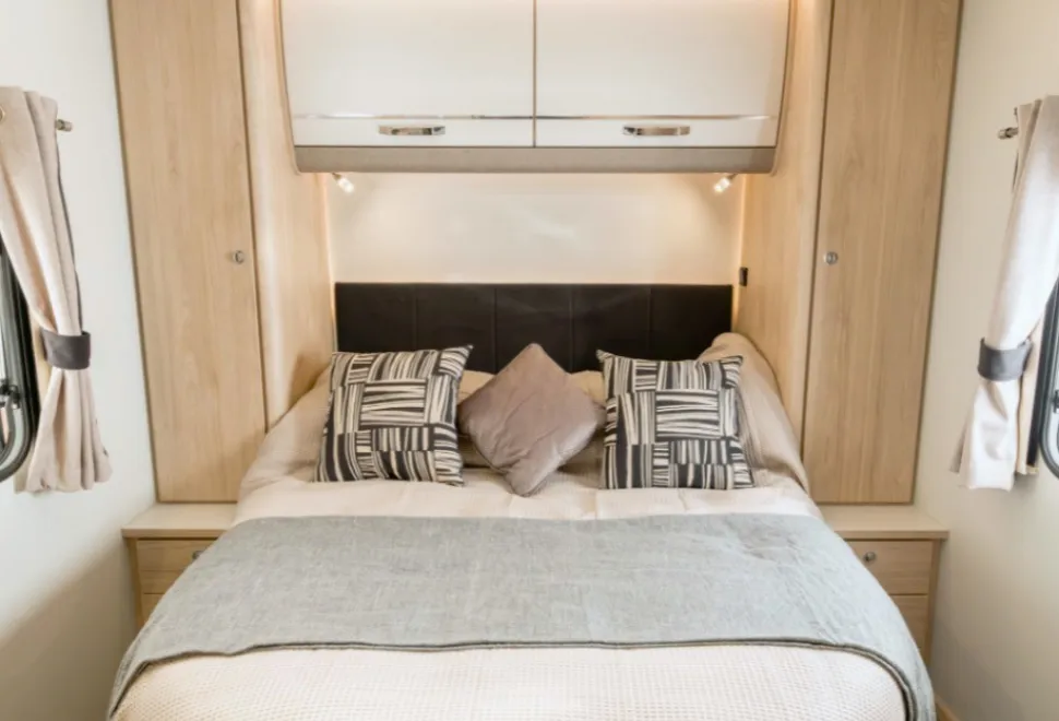 Elddis Avante Apex 550 2026