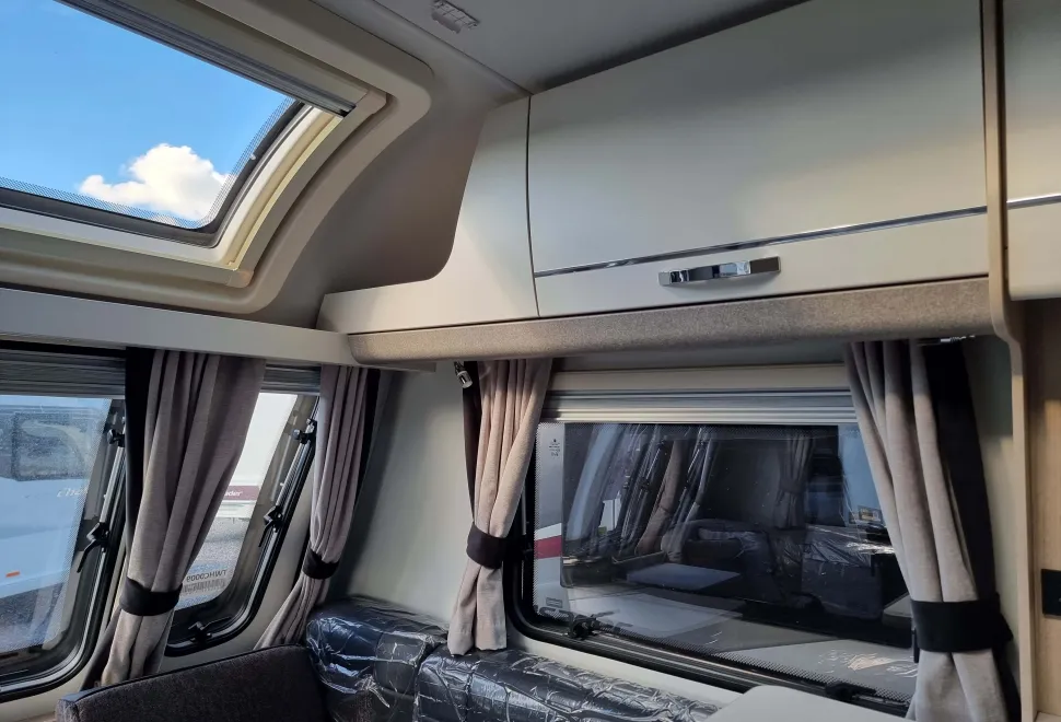 Elddis Avante Apex 550 2026