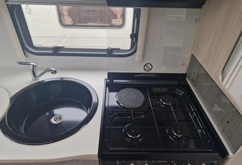 Elddis Avante Apex 554 2026