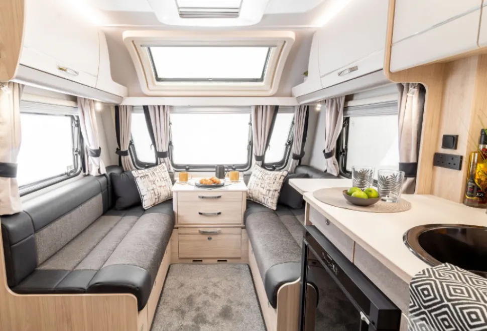Elddis Avante Apex 860 2026