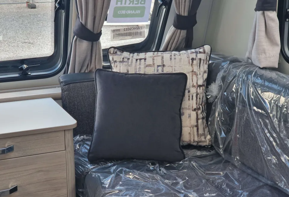Elddis Avante Apex 860 2026