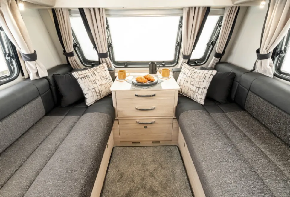 Elddis Avante Apex 860 2026