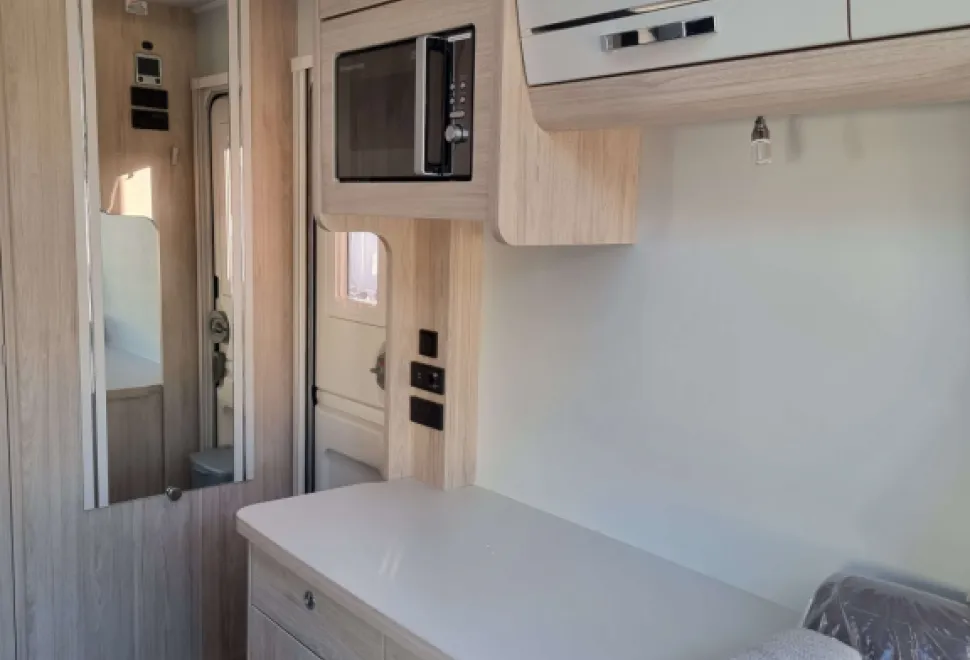 Elddis Crusader Hurricane 2026