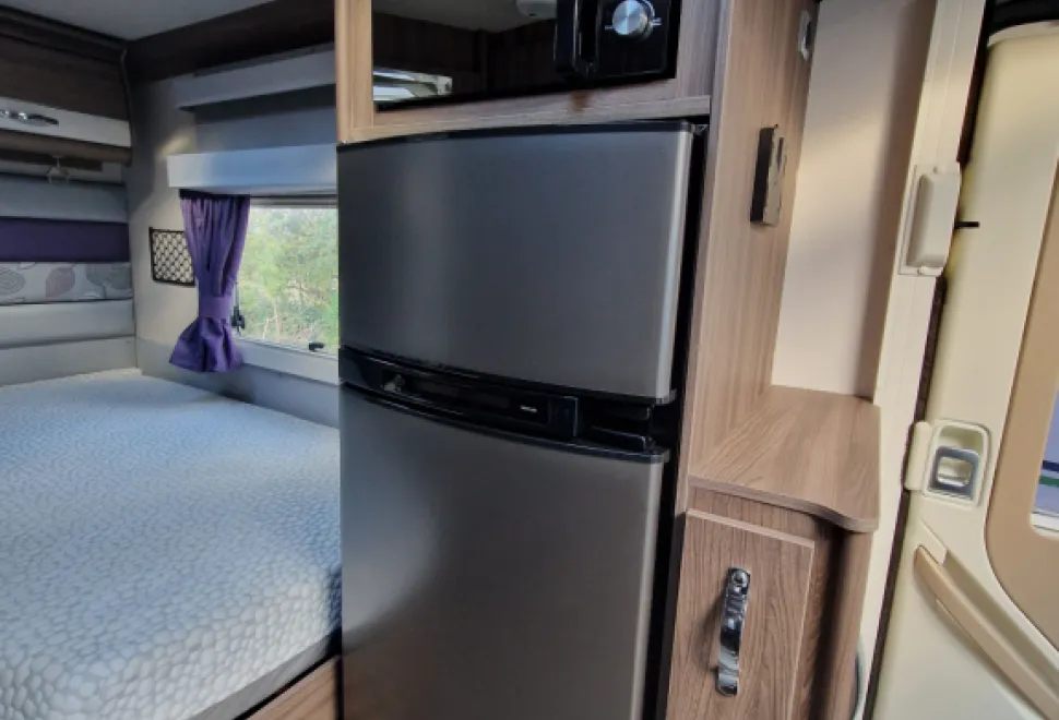Auto-Sleepers  Broadway FB 2020