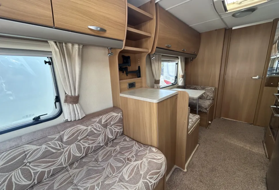 Swift Charisma 560 2011