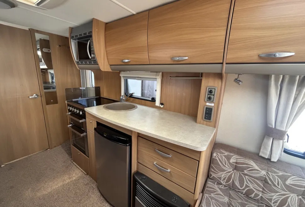 Swift Charisma 560 2011