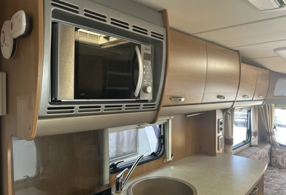 Swift Charisma 560 2011
