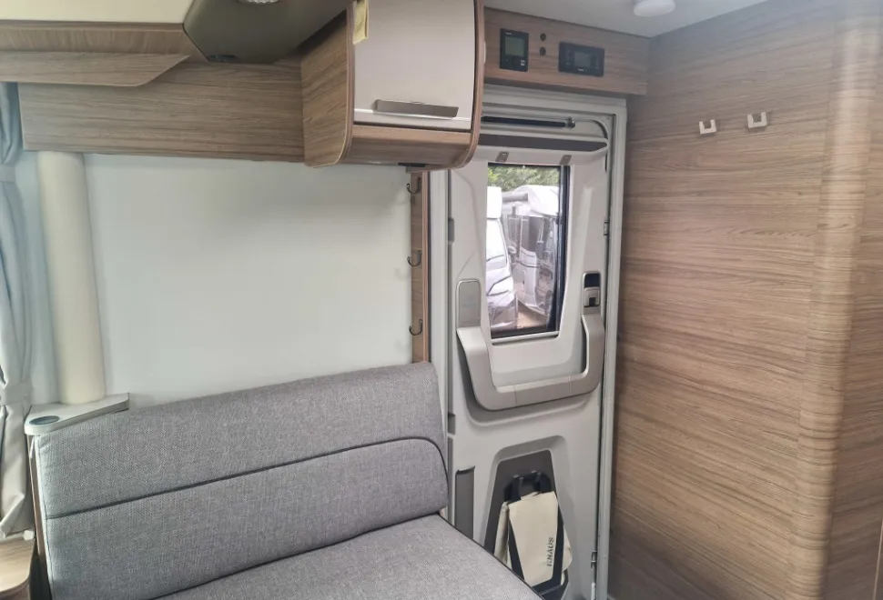 Knaus  Live I700 MEG 2024