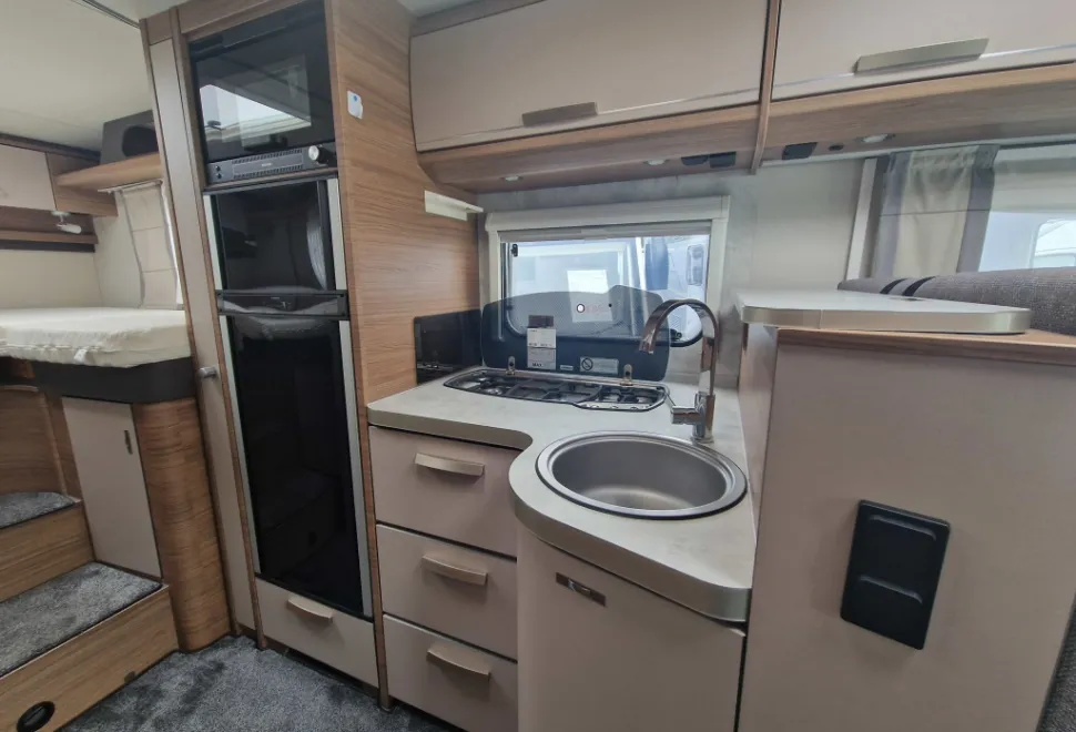 Knaus  Live I700 MEG 2024