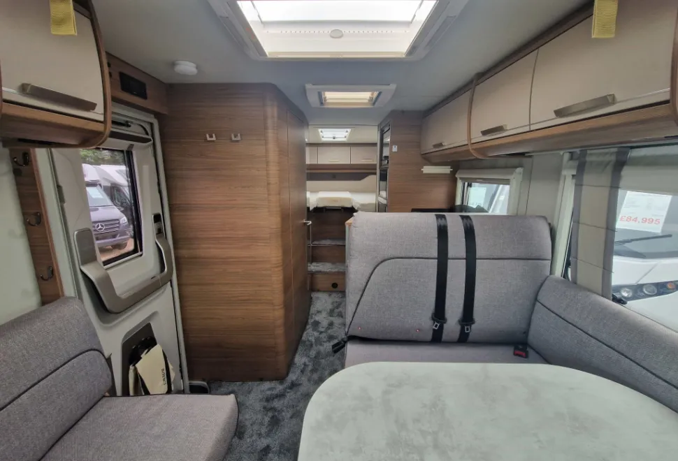 Knaus  Live I700 MEG 2024