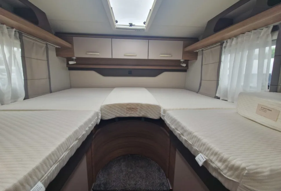 Knaus  Live I700 MEG 2024