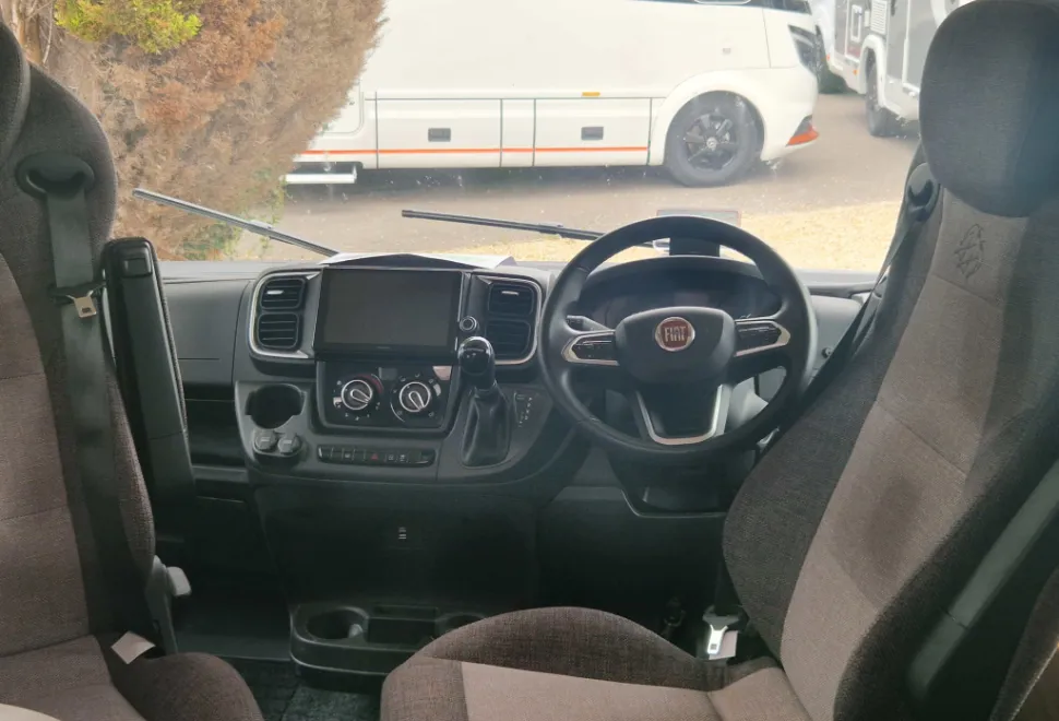 Knaus  Live I700 MEG 2024