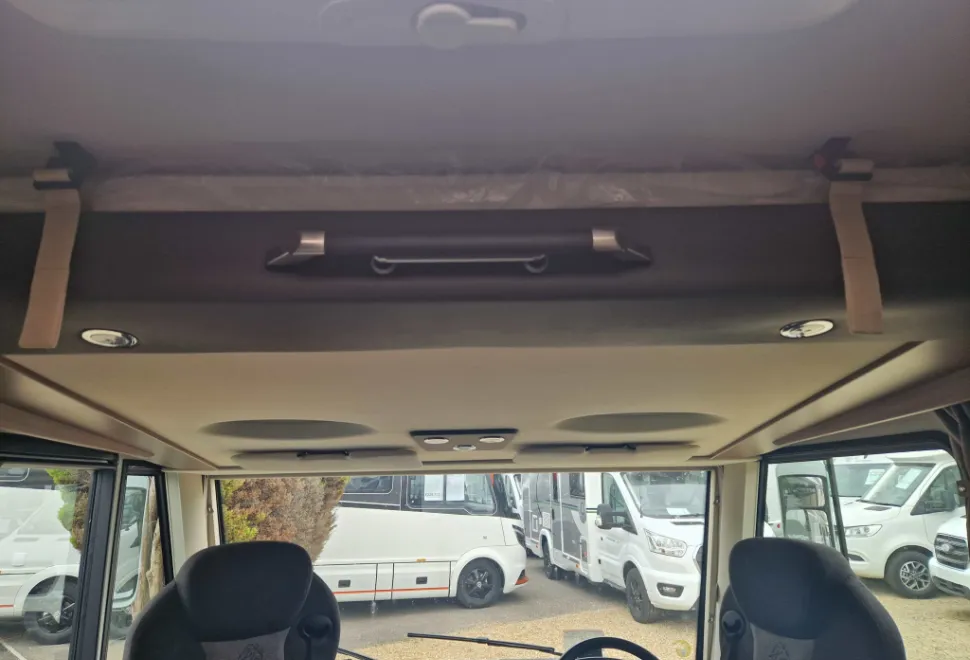 Knaus  Live I700 MEG 2024