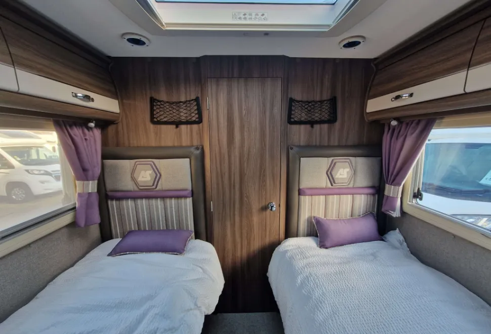 Auto-Sleepers  Burford DUO 2017