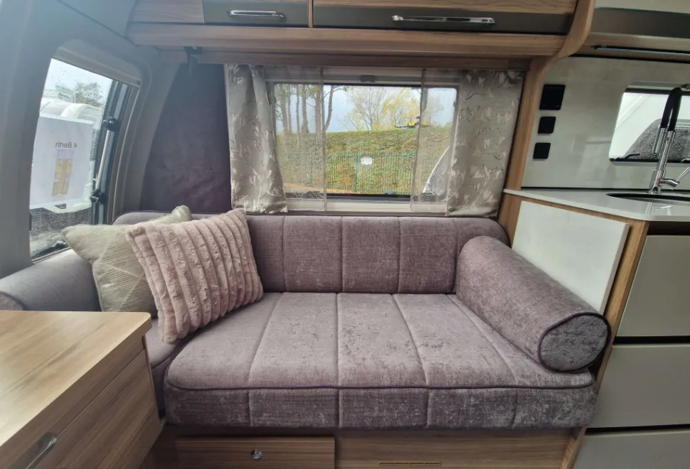 Bailey Unicorn Deluxe Cadiz 2026