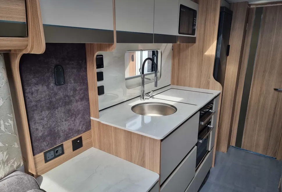Bailey Unicorn Deluxe Madrid 2026