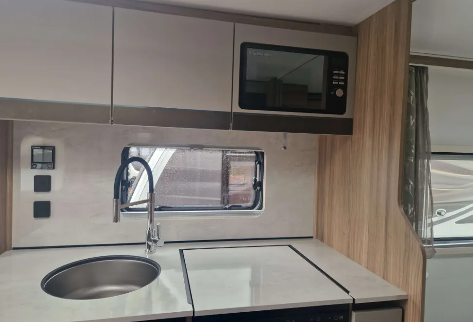 Bailey Unicorn Deluxe Vigo 2026