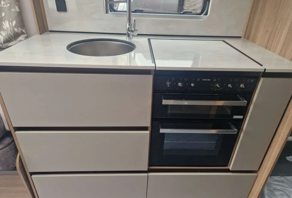 Bailey Unicorn Deluxe Vigo 2026